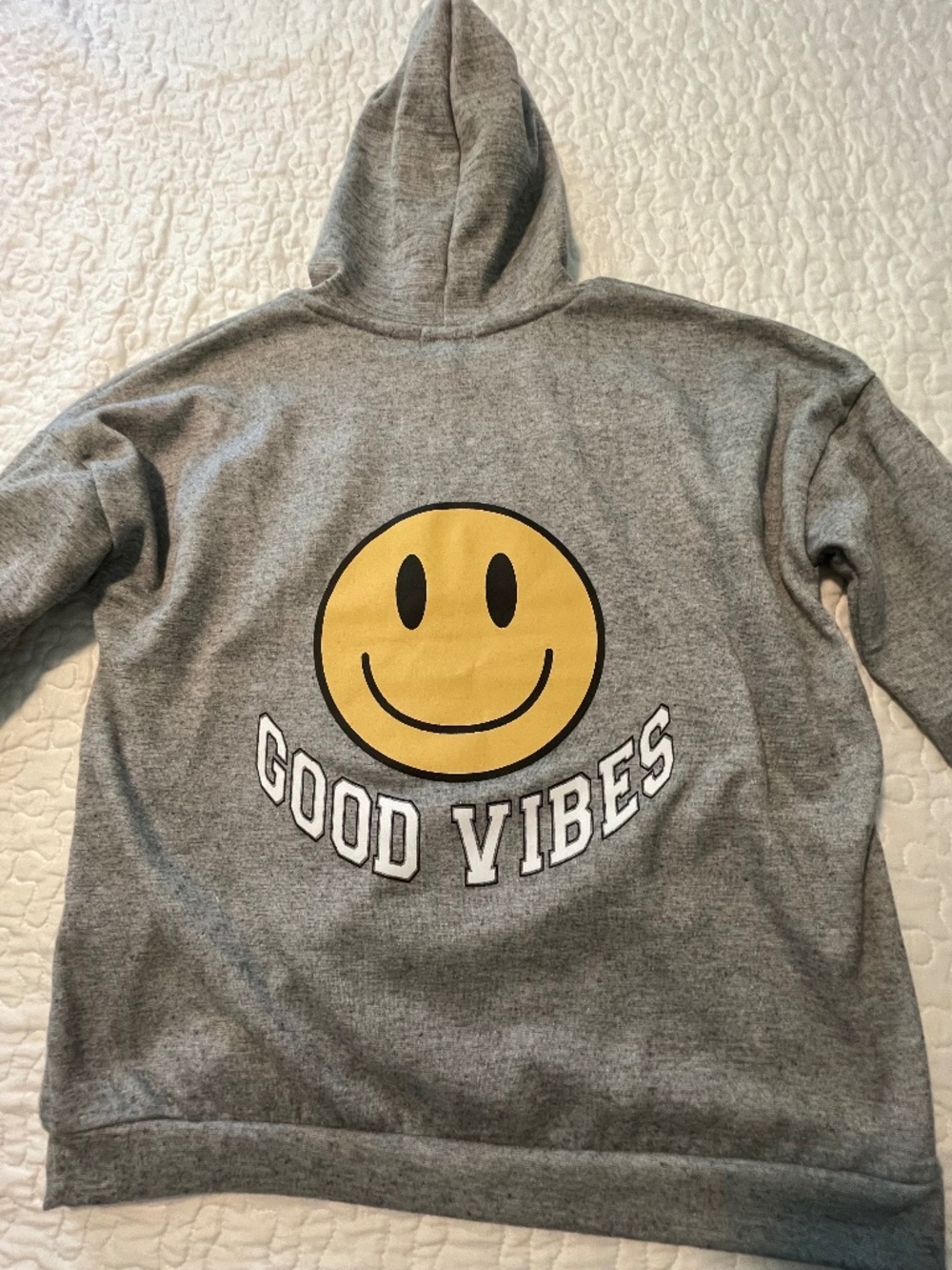 NWOT Derek Heart Good Vibes/Smiley Hoodie-Large